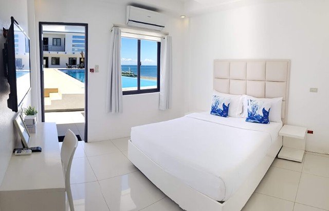 Seaview Poolside room next to the infinity pool