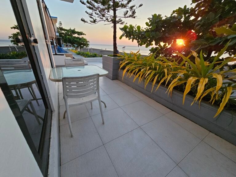Terrace dining by the sea