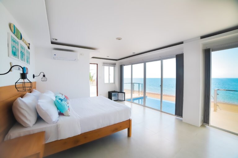 Private pool room
